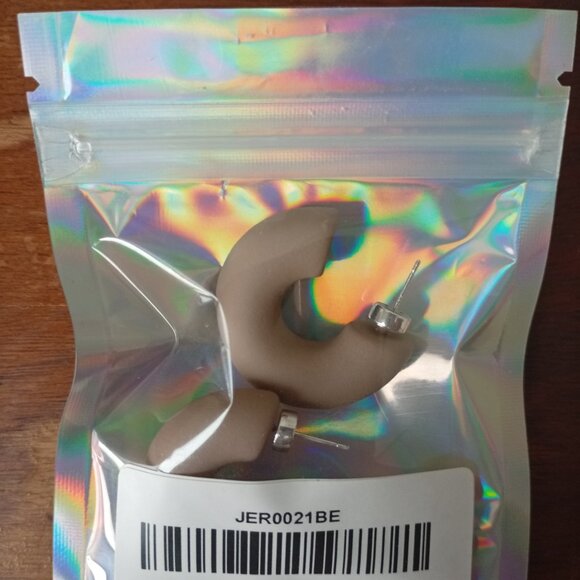 Studio Cult Inflated Hoop Earrings – Putty / Beige – Matte Chunky Statement Hoop - Picture 2 of 3